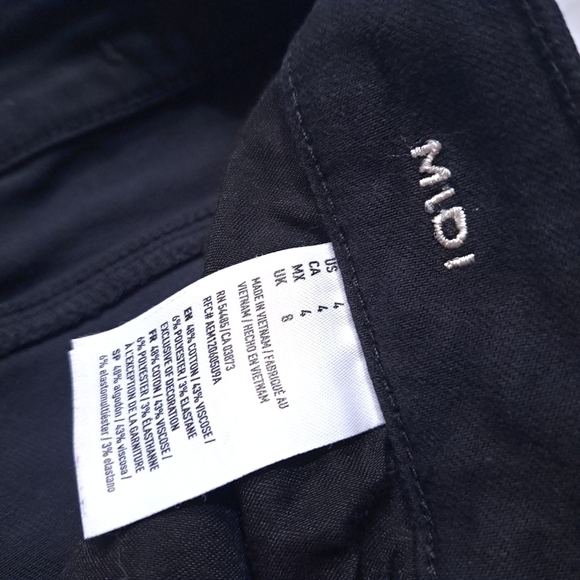 American Eagle | Black midi super stretch women's shorts - Picture 4 of 6